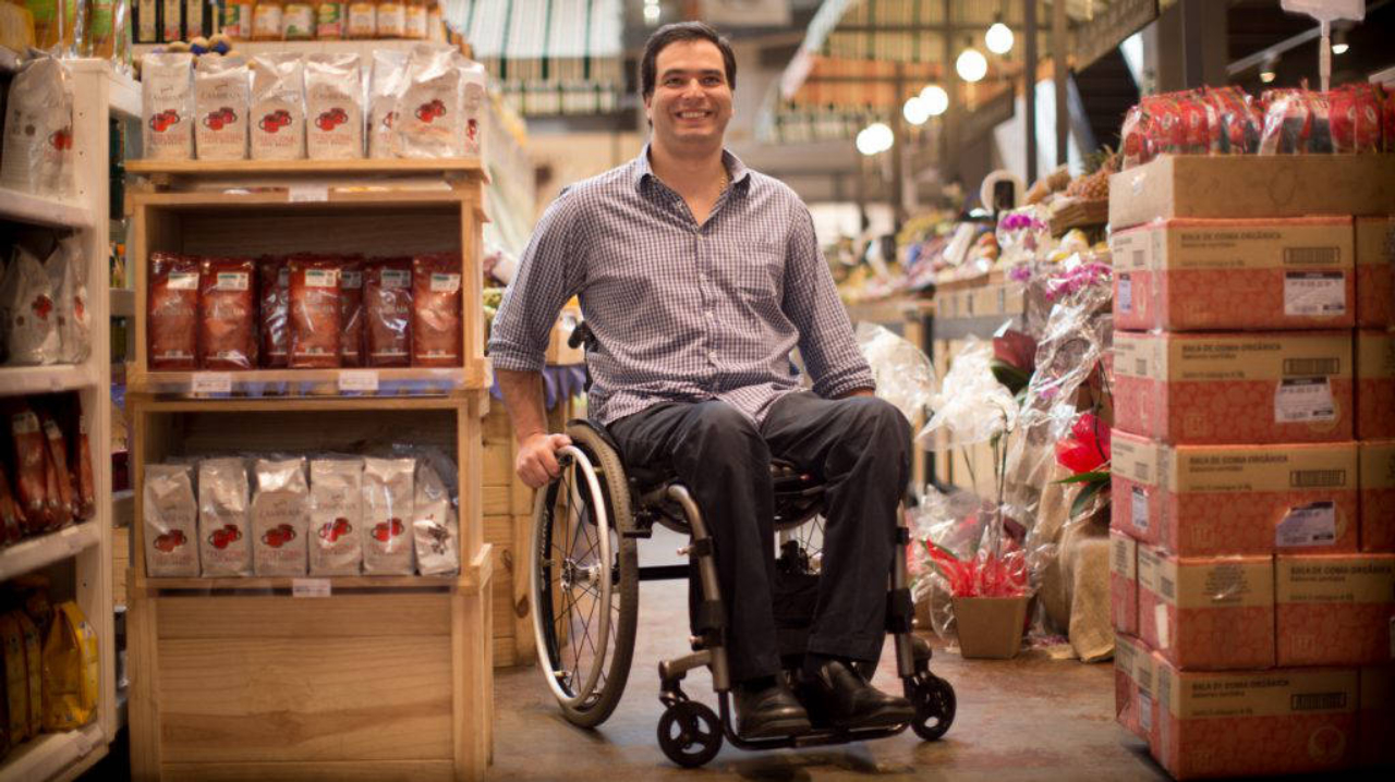 Bruno Mahfuz criou o guiaderodas em 2016, a partir da sua própria experiência como cadeirante desde 2001. Foto: divulgação