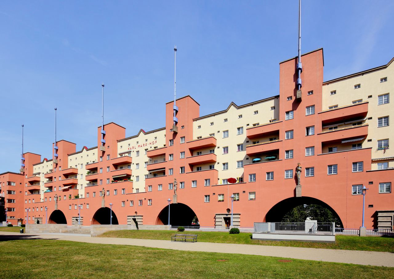 Karl-Marx-Hof, em Viena: modelo quase centenário de habitação social em larga escala. Foto: Divulgação