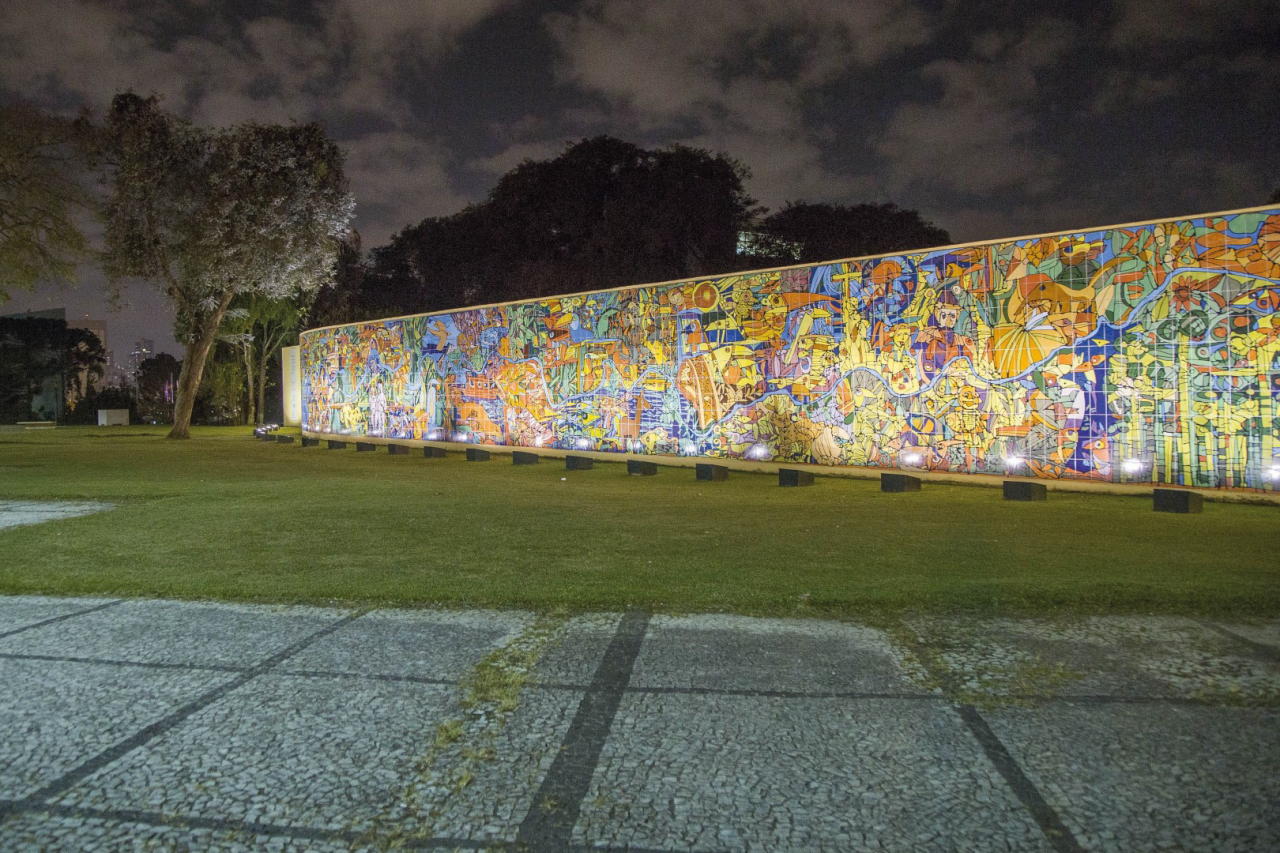 Painel do Rogério Dias, na Praça Rio Iguaçu, no Centro Cívico. Foto: Pedro Ribas/SMCS/Divulgação