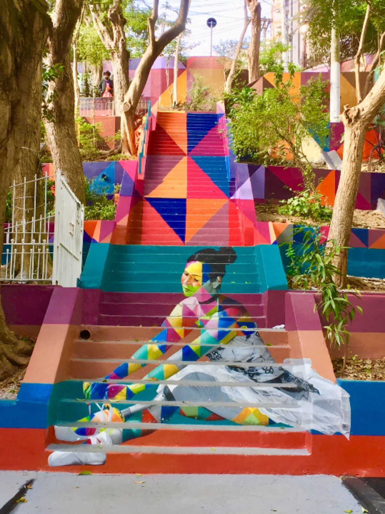 Arte do Kobra em São Paulo, dando nova vida à escadaria. Foto: Divulgação. 