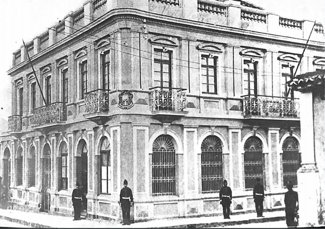 Sobrado no São Francisco onde funcionou a primeira sede do  Clube Curitibano, em 1882. Foto: Reprodução