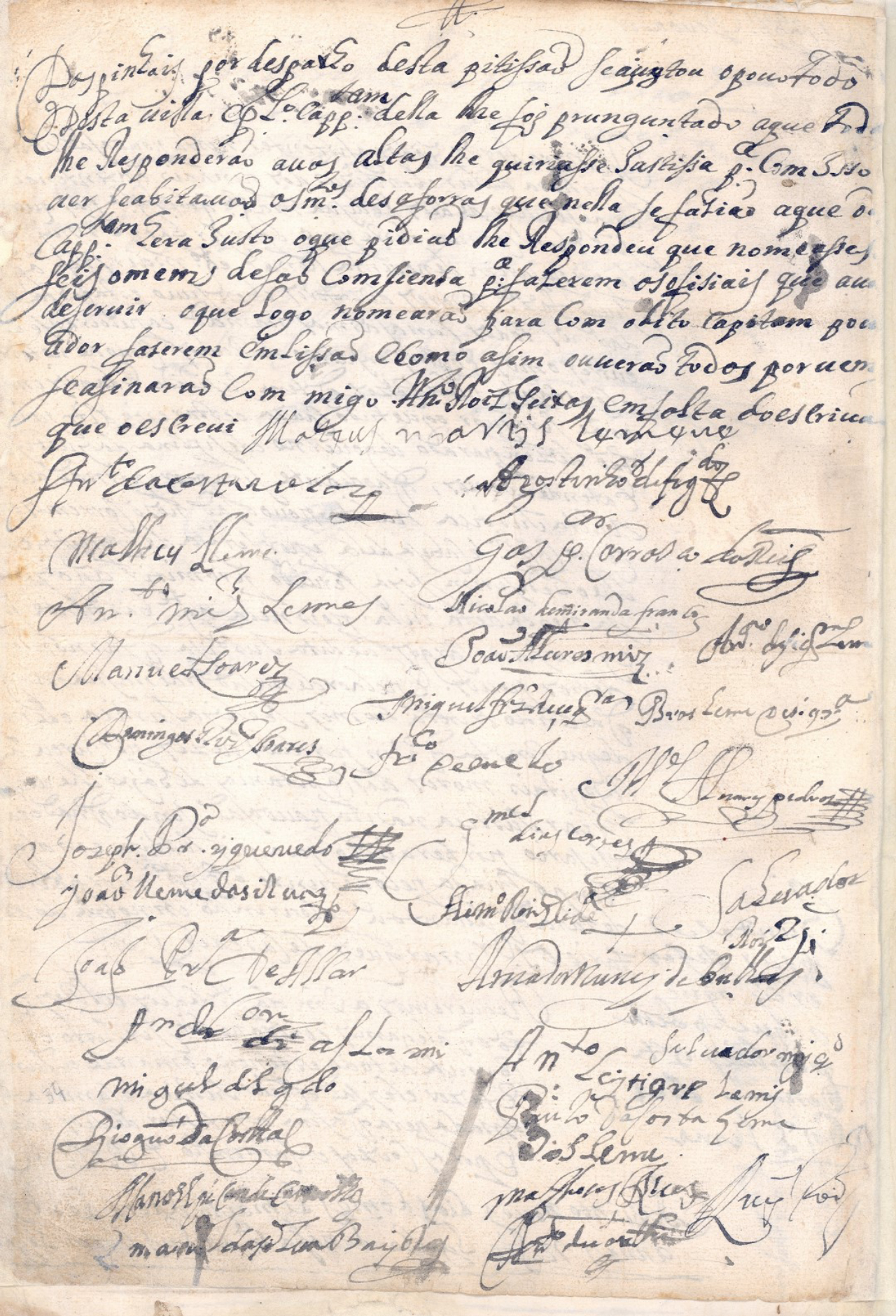 Página 32 do Livro Tombo, que data de 1693: assinaturas dos fundadores da cidade. Foto: Reprodução/ Acervo Casa da Memória