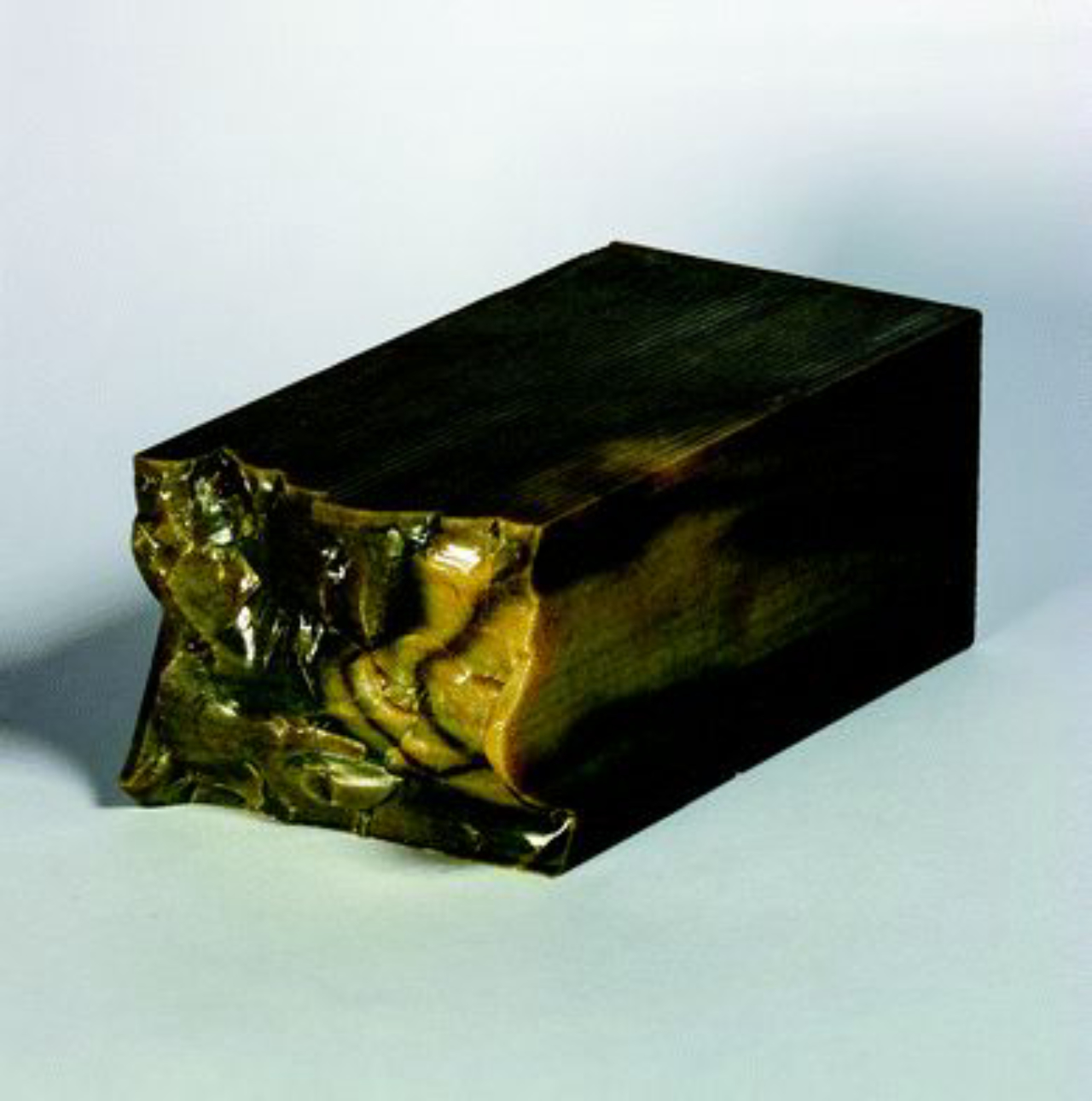 Para os pesquisadores, o aspecto da madeira artificial lembra o do material original. Foto: Reprodução Liberty Publications