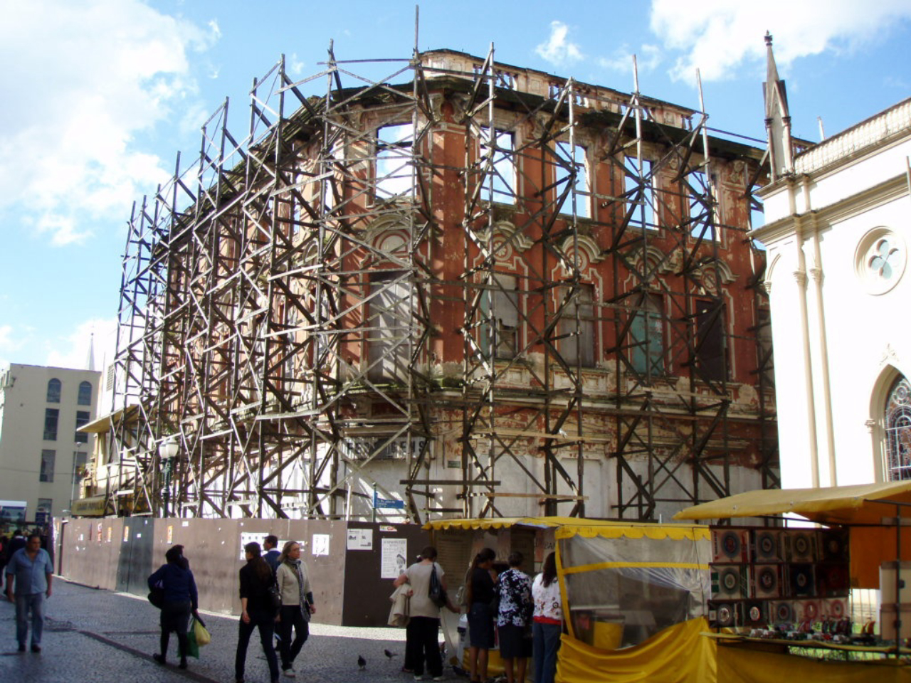 O prédio, durante a reforma: restauração durou três anos. Foto: Acervo DPPR. 
