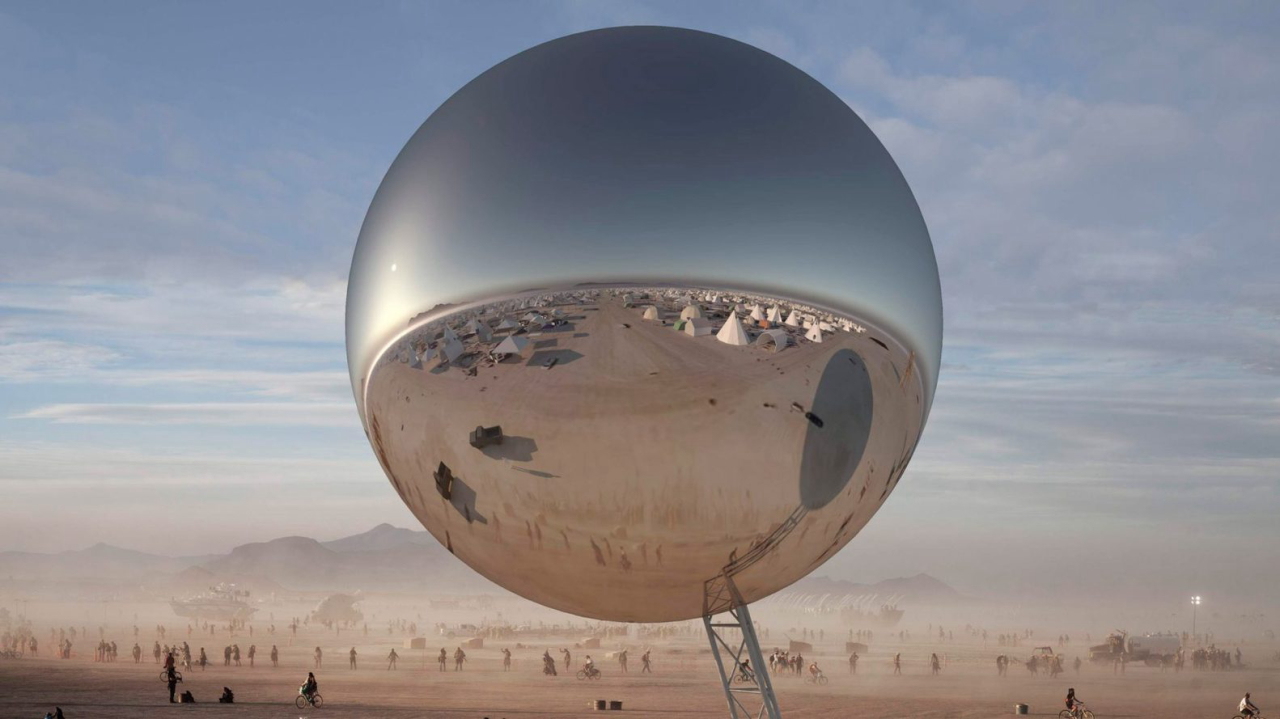 Edição de 2018 do Burning Man teve como atração uma bola espelhada gigante. Foto: divulgação