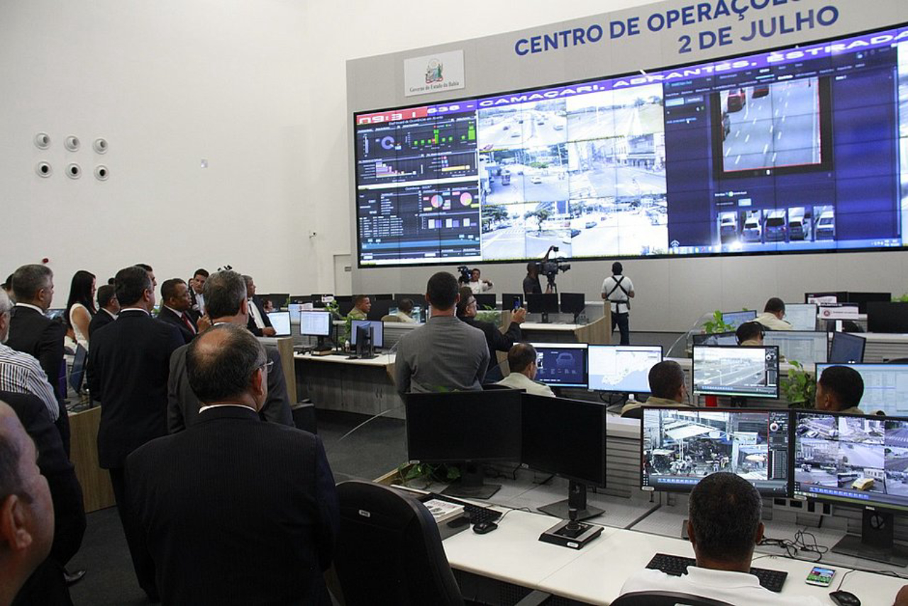 Centro de Monitoramento Operacional da SSP, em Salvador, conta com 45 câmeras e 14 drones. Foto: divulgação/SSP-BA