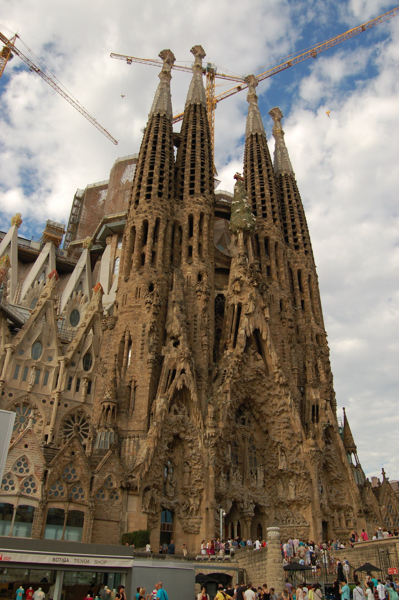 O Templo Expiatório da Sagrada Família, um dos principais ícones da obra de Gaudí. Foto: Pixabay 