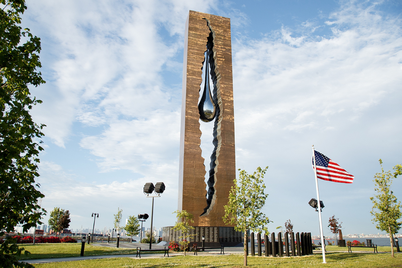 To the Struggle Against World Terrorism, escultura de Zurab Tsereteli presenteada aos EUA. Foto: reprodução