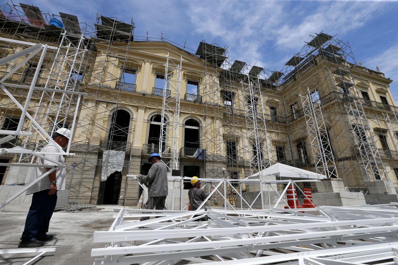 Pela primeira vez, cinco meses após o incêndio, o palácio que abrigava o Museu Nacional do Rio de Janeiro, foi aberto para a imprensa, e parte do acervo recuperado foi apresentado.