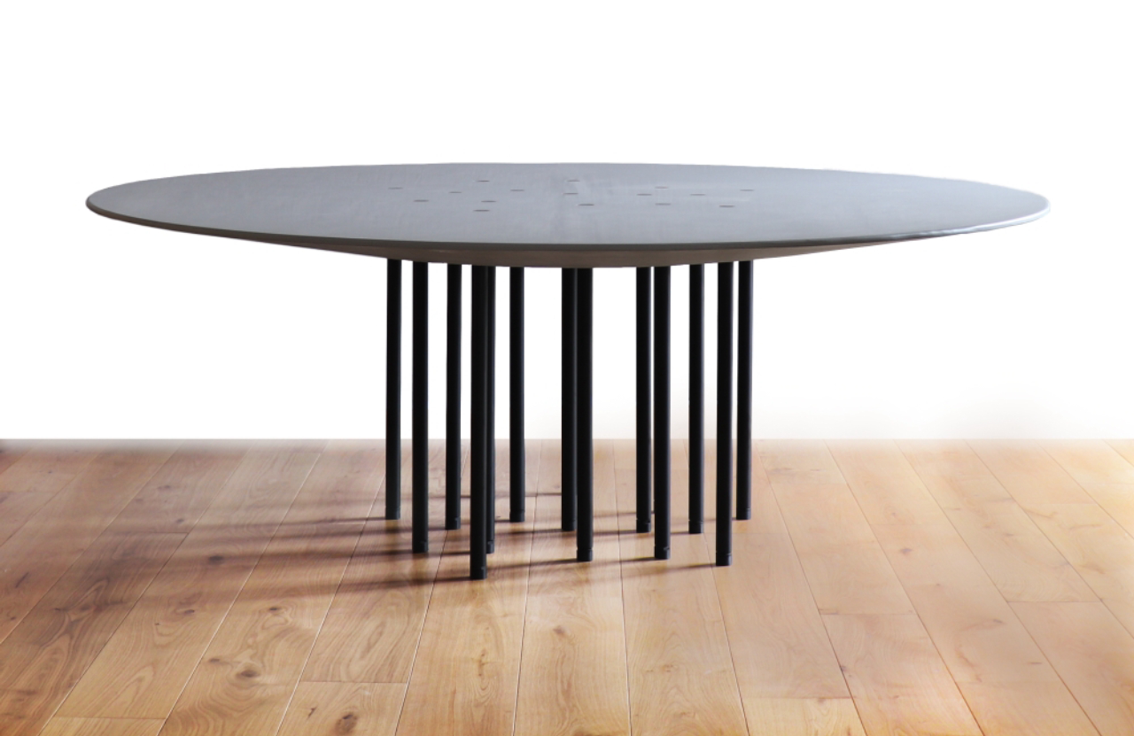 A mesa Alfa foi a primeira colocada na categoria de Mobiliário. Foto: Divulgação