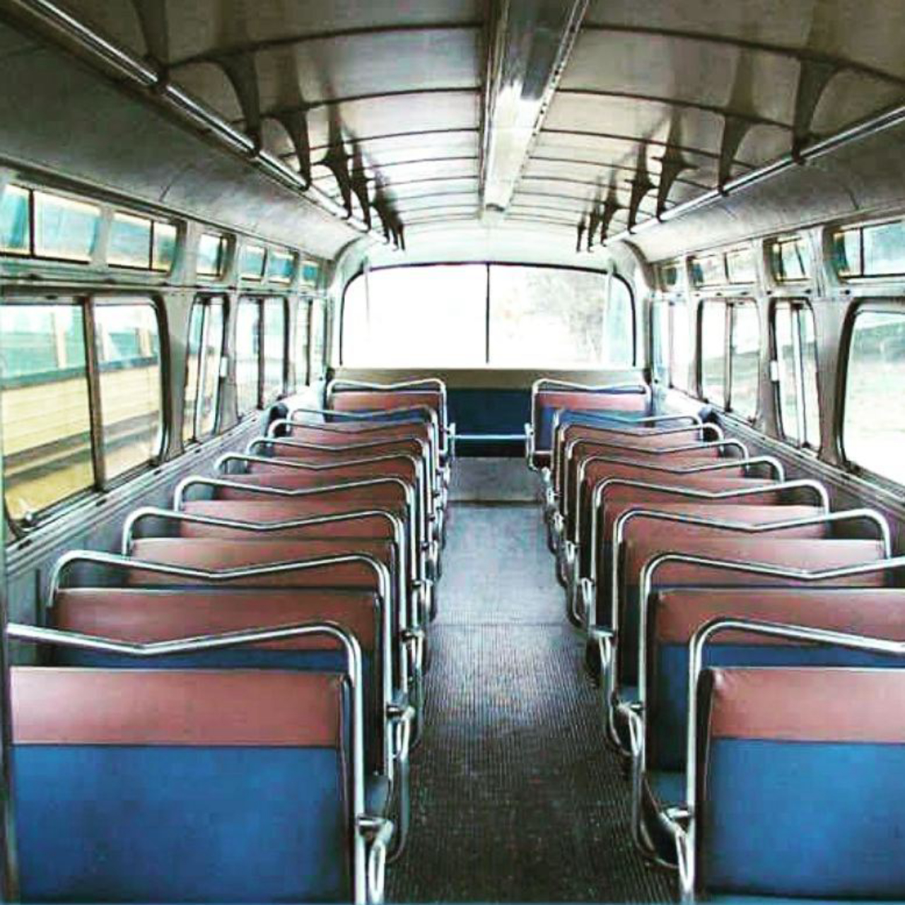 Ônibus de 1966 quando foi comprado por Jessie Lipskin.  