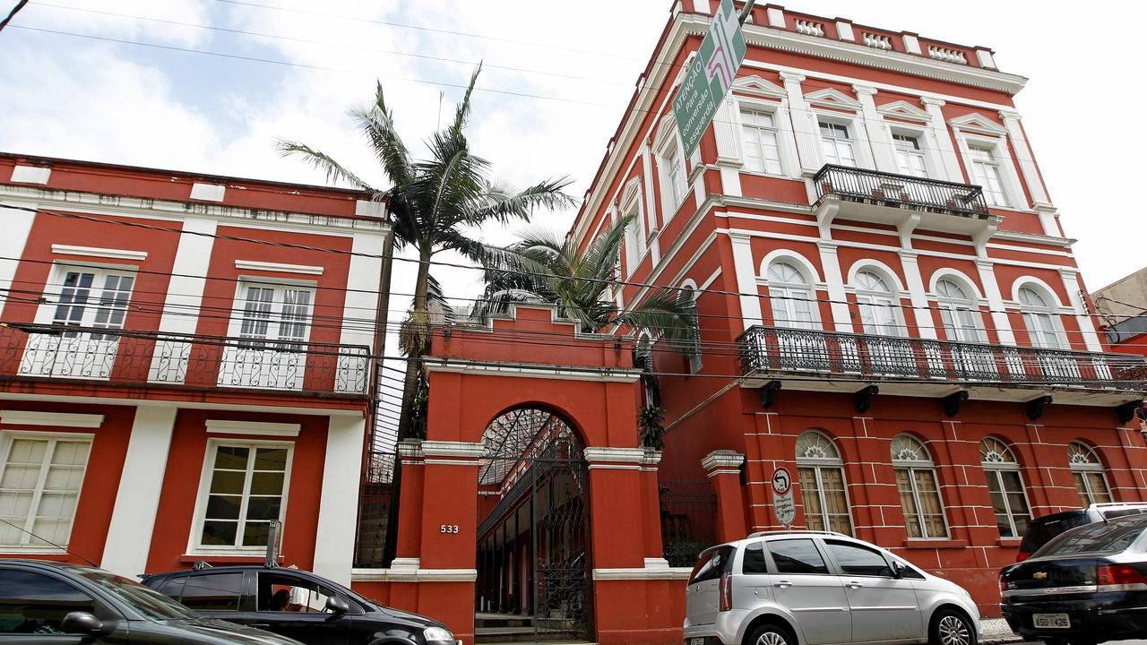 Solar do Barão, residência de Ildefonso Pereira Correia, é um dos exemplares da chamada arquitetura dos ervateiros. Foto: Antonio More/Arquivo Gazeta do Povo