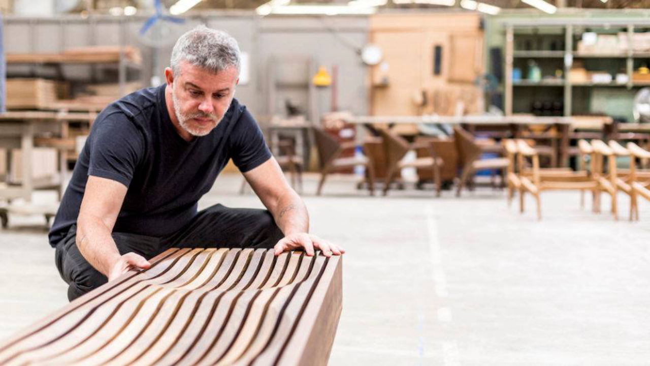 O designer curitibano Ronald Sasson