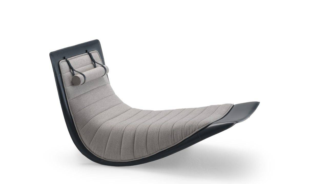 Chaise longue Rider, com assinatura de Ludovica e Roberto Palomba para Zanotta. 