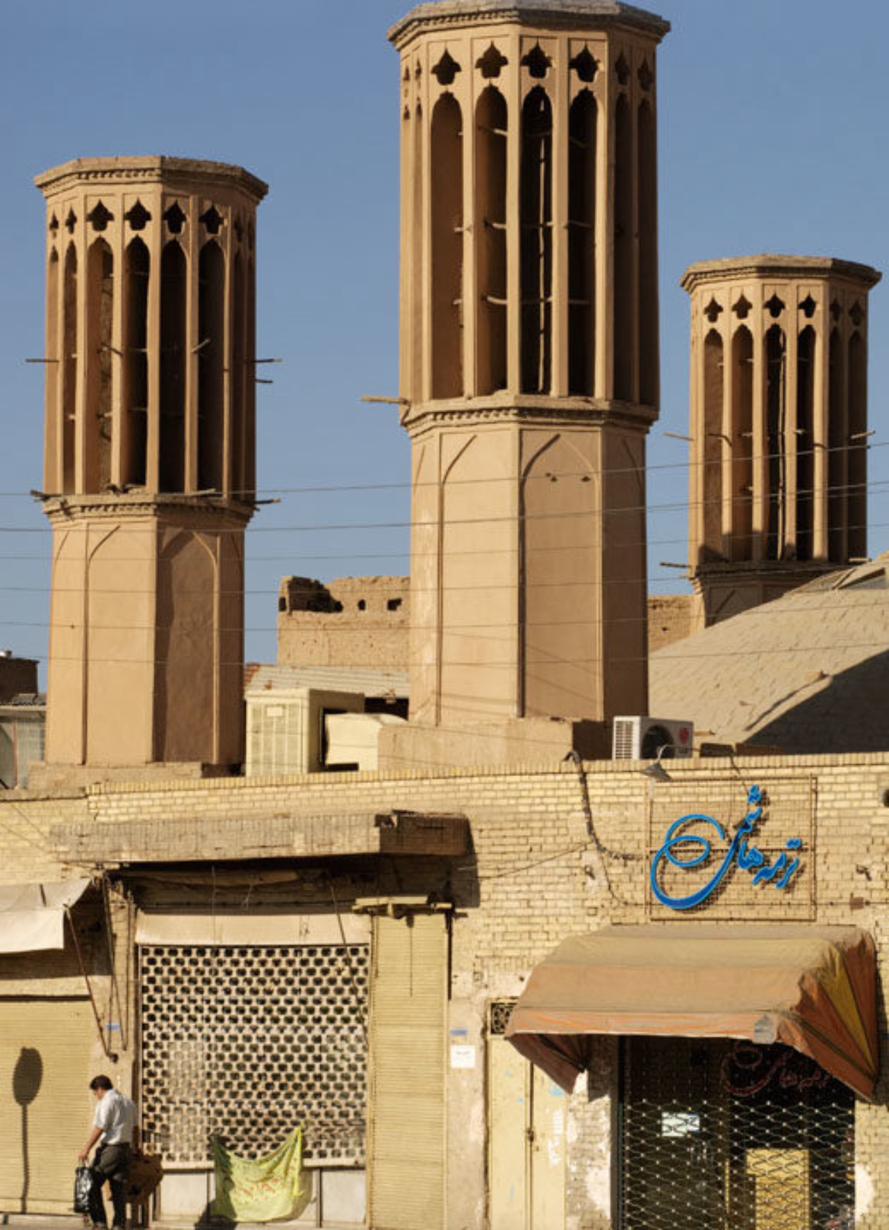 Torre de vento utilizada na cidade de Yazd, no Irã.