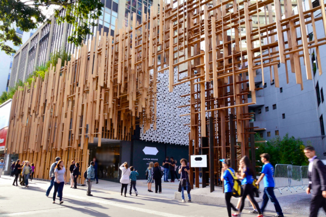 Projeto da Japan House, em São Paulo, usa madeiras brasileiras e japonesas para representar a conexão entre os dois países.