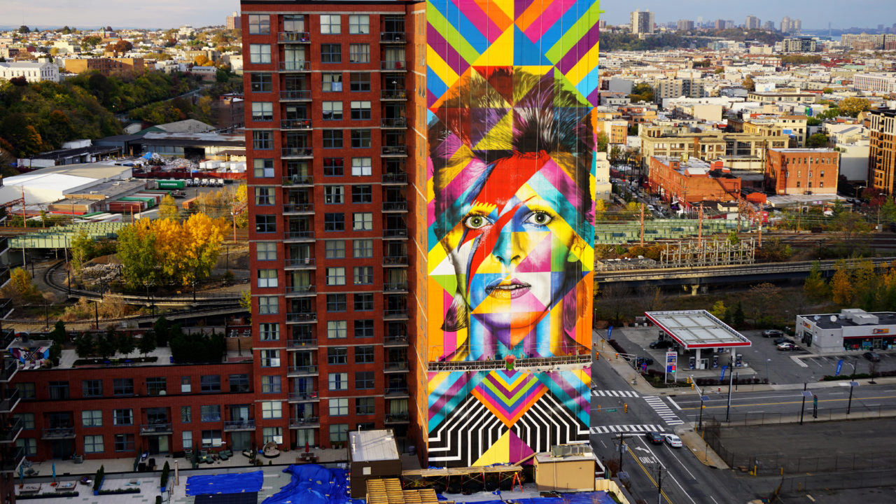 Mural de Kobra em homenagem a Bowie, em Jersey City.