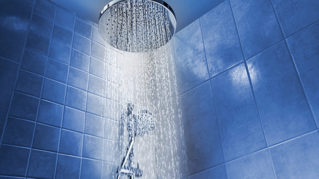De parede ou teto: prestando atenção a alguns detalhes é possível escolher o chuveiro ideal
