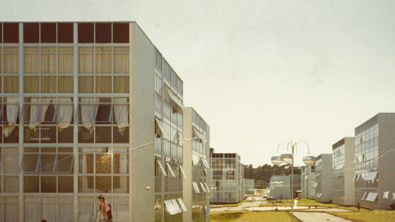 Foto antiga de como era o Conjunto Visconde de Mauá, na CIC, em Curitiba, por volta de 1970 e 1980