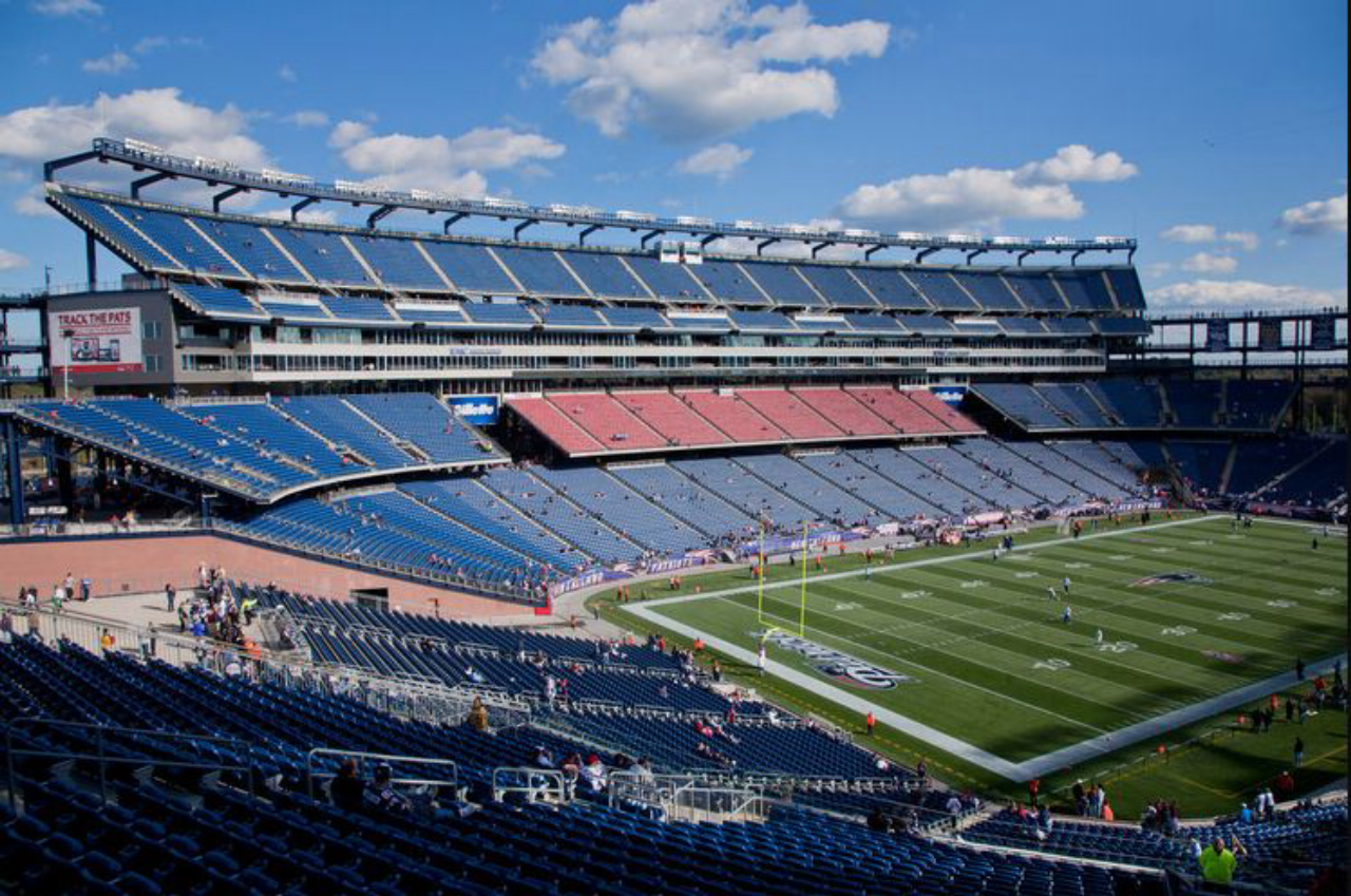 Gillette Stadium, Boston (EUA). A capacidade de público é de cerca de 65 mil pessoas. 