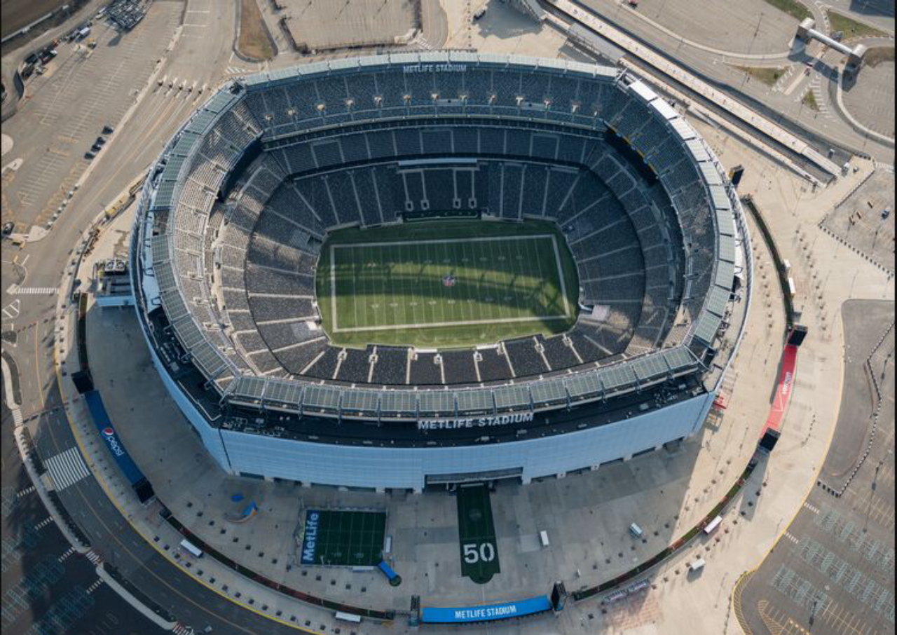 MetLife Stadium, Nova Jersey (EUA). Com capacidade para 82.500 pessoas, o estádio já recebeu a final da Copa América de 2016. O projeto é assinado pela HOK em colaboração com os designers Bruce Mau e Rockwell Group.
