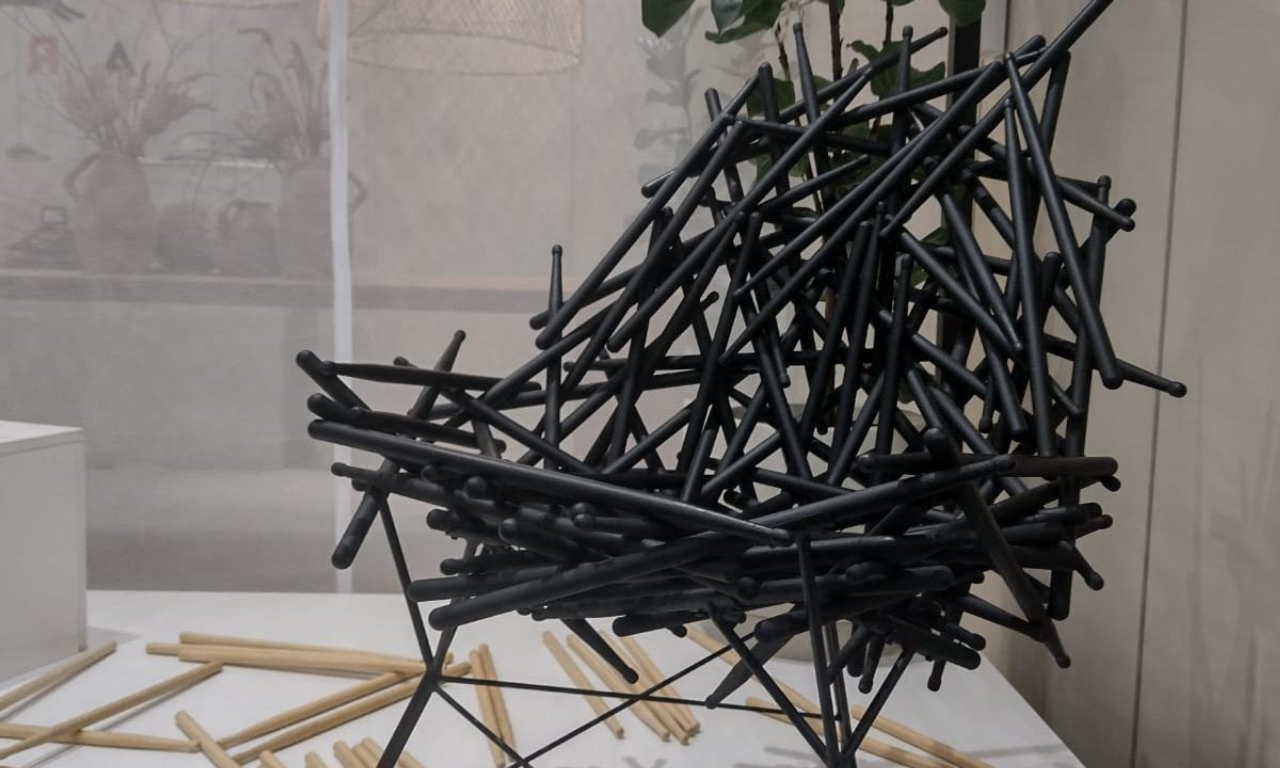Cadeira da coleção Baquetas, da Artiaio.