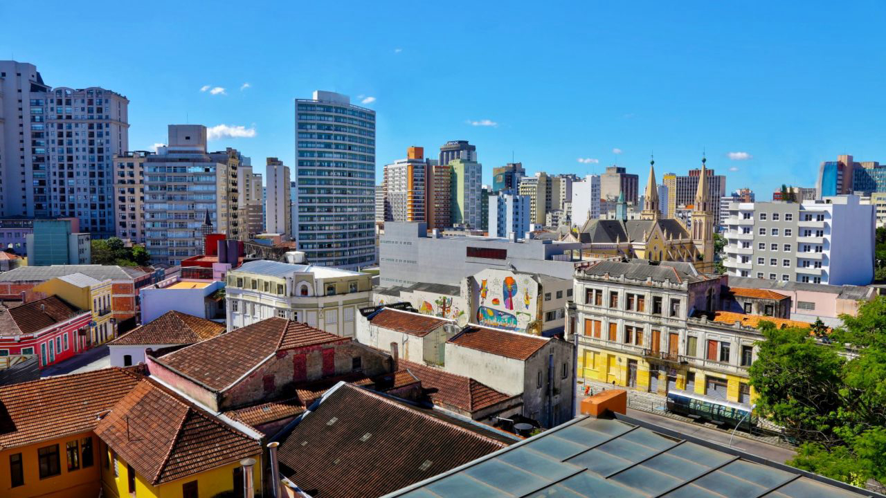 Vista da região central de Curitiba, que concentra boa parte dos imóveis tidos como de interesse de preservação na cidade.