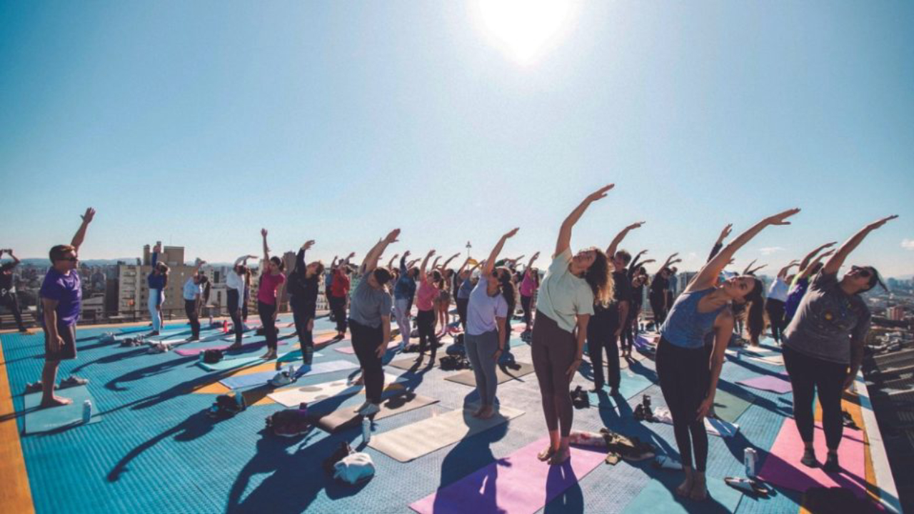 Aulas de Yoga em parceria com o Yoga no Parque estão entre as iniciativas da Laguna.