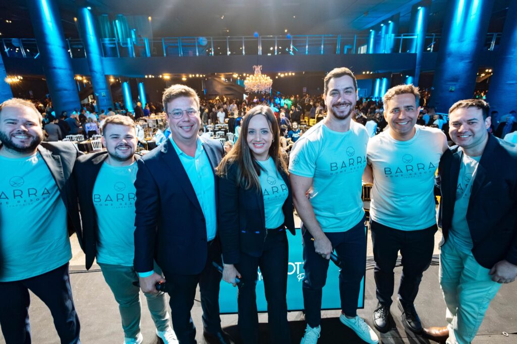 Andreo de Lima Camargo, gerente de produto, Hendrik Keller, analista júnior, Thiago Tavares, diretor de vendas, Thais Cristiane da Silva, gerente de marketing, Felipe Toledo, diretor comercial e de marketing, Paulo Rafael Folador, CEO da Rottas, e Rodrigo Monteiro, gerente comercial e de inteligência de mercado | Vinicius Perbichi