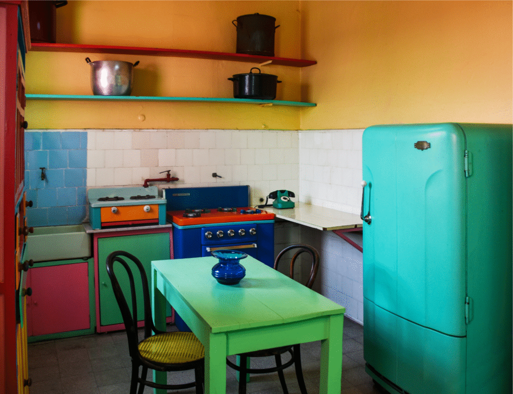 A mistura de paletas de cores e revestimentos rústicos resgatam o clima das casas de campo. Fonte: Unsplash