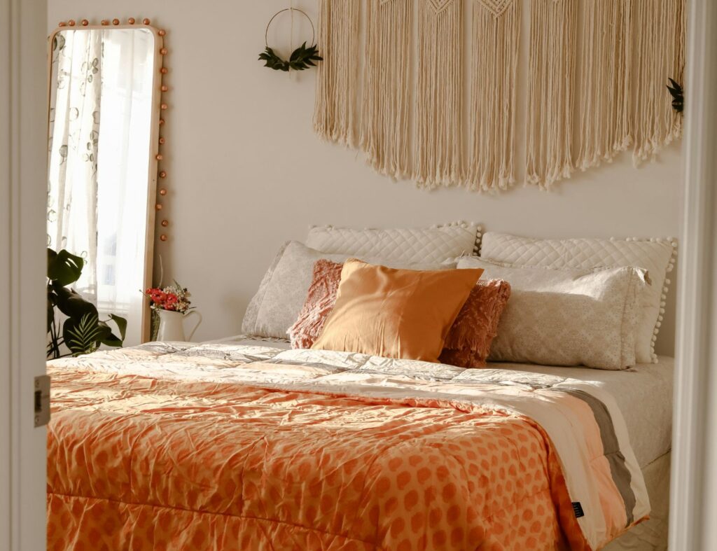 Na decoração boho chic: o aconchego é com um toque sofisticado. Fonte: Unsplash