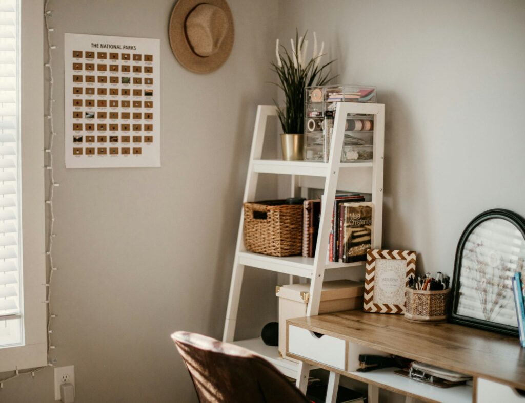 Decoração boho no escritório: foco com charme e autenticidade. Fonte: Unsplash